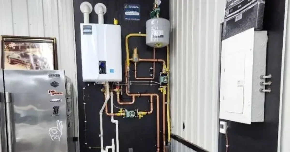 Wall-mounted water heating unit with copper and gas piping